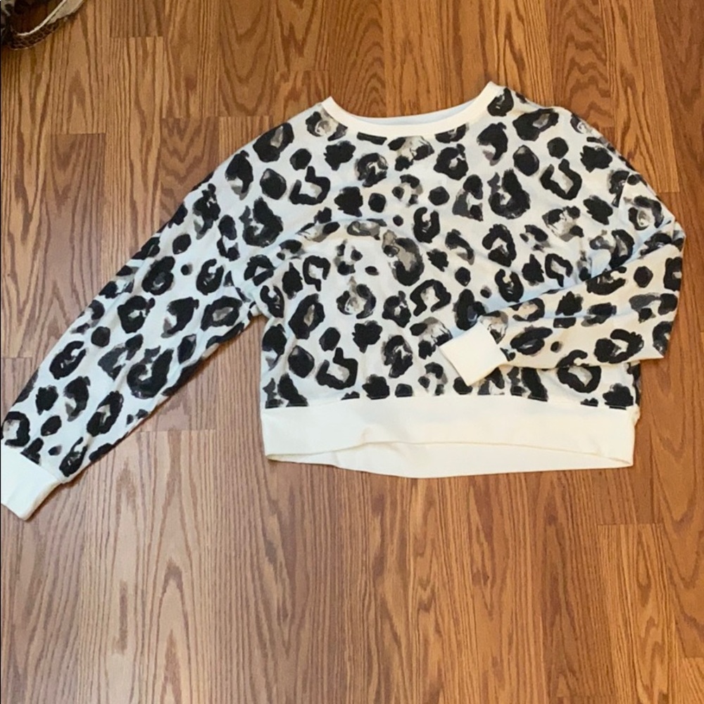 Black and White Leopard Printed Sweater